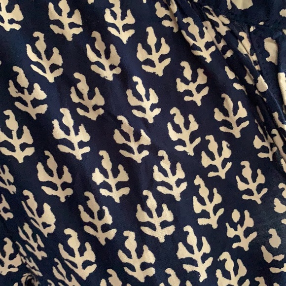 Like new, long sleeve navy/cream top by Velvet - Picture 2 of 6